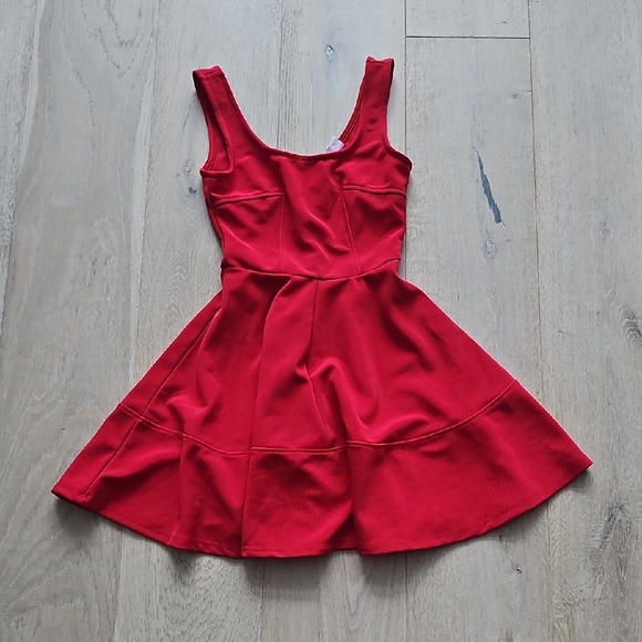 Dresses & Skirts - Red Sleeveless Skater Dress